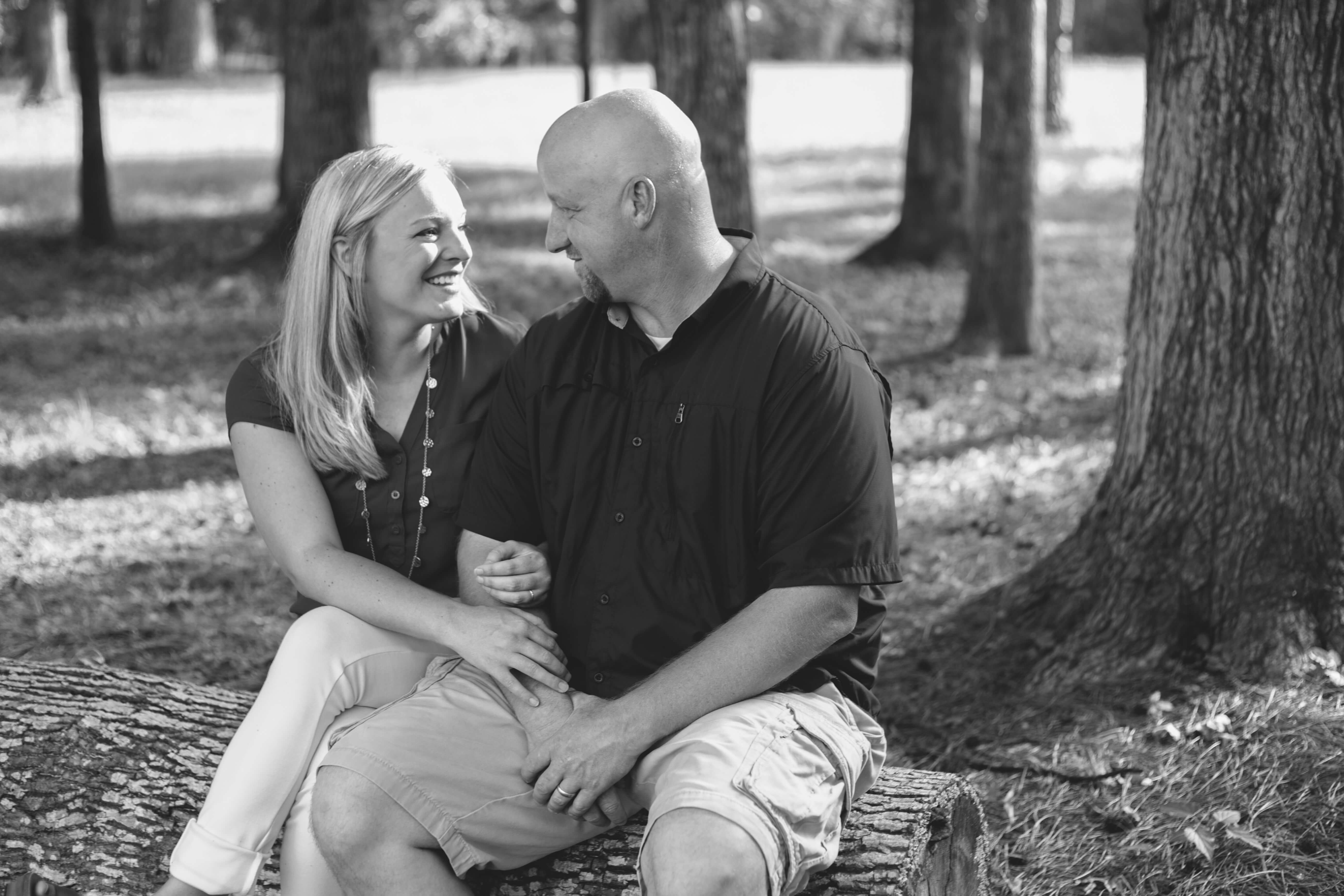 couples portrait in jackson lake island
